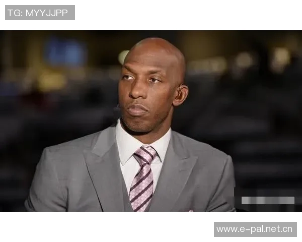 皮尔斯与女主持探讨禁忌话题引发热议是否应该尝试男友的私密行为