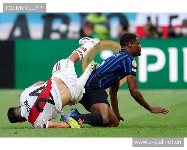 邓弗里斯喜获进球与胜利感谢小图拉姆精彩配合助力球队表现