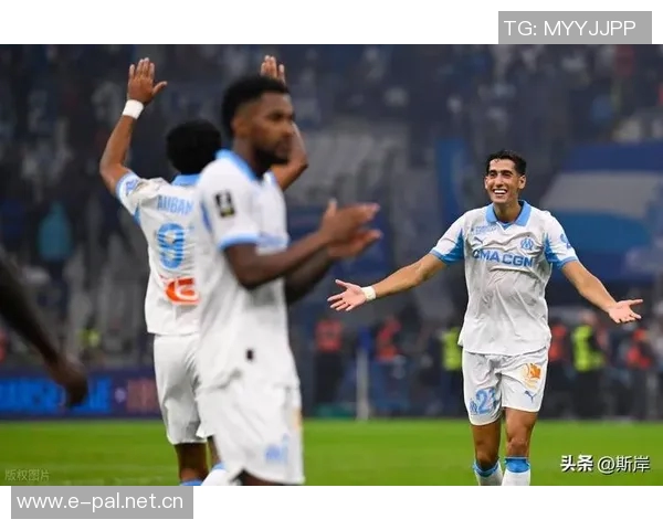 德国裁判茨瓦尔执法切尔西与阿贾克斯对决引发关注