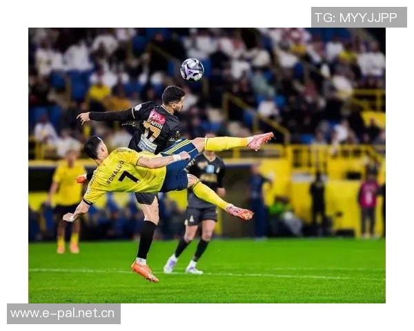 C罗传中意外反弹安吉洛破门胜利队在第30分钟成功扳平比分